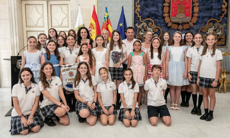 el-colegio-calasancio-recoge-el-primer-premio-juvenil-de-fogueres-escolars