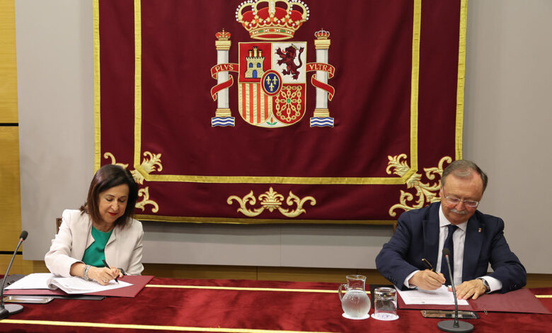 defensa-firma-un-«acuerdo-historico»-para-el-desarrollo-socioeconomico-y-urbanistico-de-ceuta