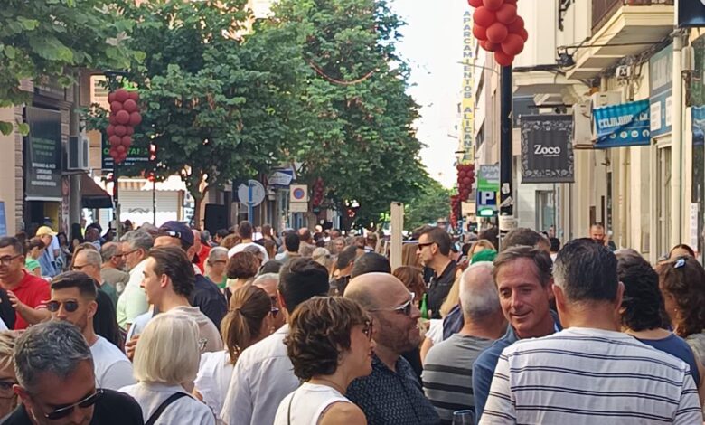 quintana-revalida-su-exito-con-cientos-de-personas-en-la-fiesta-del-vino-y-el-comercio