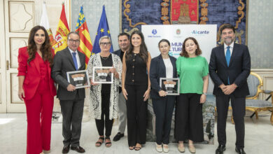 alicante-premia-a-jose.m-varo,hotel-hospes-amerigo-y-antonyo-marest-en-el-dia-del-turismo