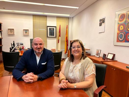 el-delegado-de-sanidad-en-ciudad-real-se-reune-con-la-alcaldesa-de-villarrubia-de-los-ojos