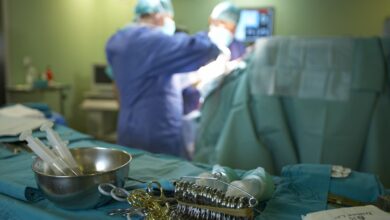 sanidad-destina-mas-de-3,4-millones-de-euros-a-microscopios-quirurgicos-de-alta-tecnologia