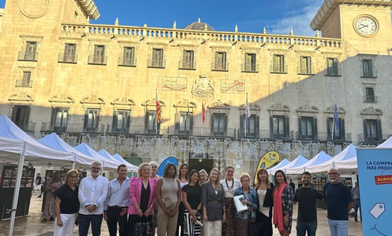 alicante-conmemora-el-dia-del-comercio-local-con-la-exposicion-que-rinde-tributo-al-sector