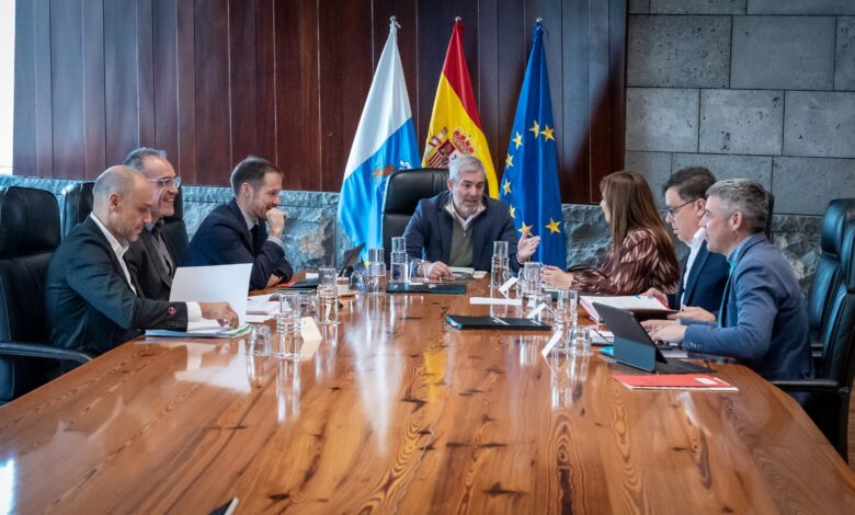 obras-publicas-cierra-cuatro-convenios-para-promover-el-acceso-a-la-vivienda-en-tenerife