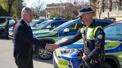 el-gobierno-de-sanz-presenta-la-nueva-flota-de-coches-de-la-policia-local
